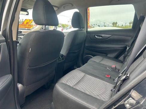 Used 2020 Nissan Pathfinder SV FWD image 16