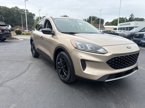 Used 2020 Ford Escape SE FWD image 4
