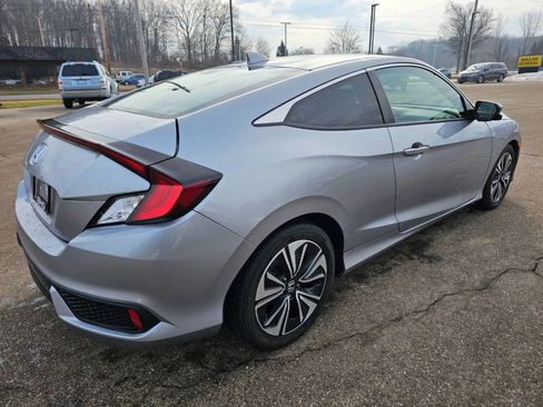 Used 2017 Honda Civic EX-T image 5