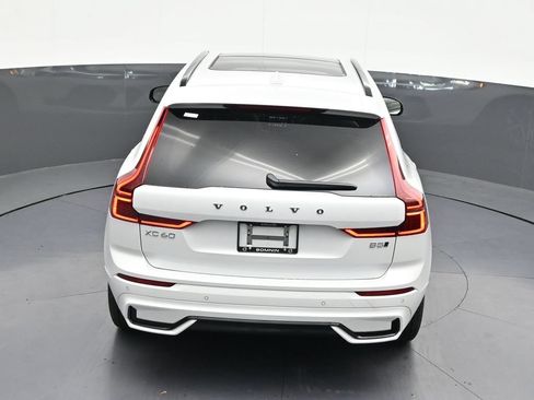 Used 2026 Volvo XC60 B5 Core AWD/4WD image 17
