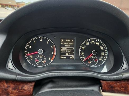 Used 2013 Volkswagen Passat 2.5 SEL Premium FWD image 23