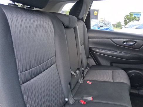 Used 2019 Nissan Rogue SV w/ Premium Package AWD/4WD image 15