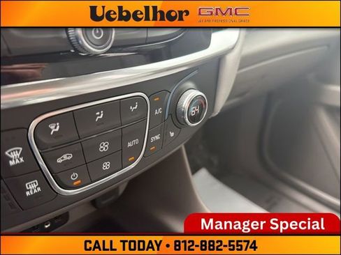 Used 2021 Chevrolet Traverse LT AWD/4WD image 34