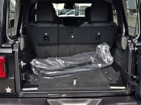 New 2026 Jeep Wrangler Unlimited Rubicon image 10