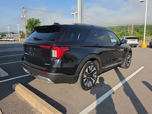Used 2025 Ford Explorer Platinum w/ LUX Leather Package AWD/4WD image 3
