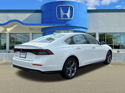 Used 2023 Honda Accord EX image 2