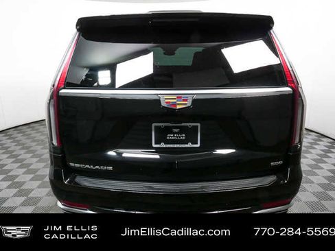 Used 2024 Cadillac Escalade Premium Luxury w/ Performance Package image 26