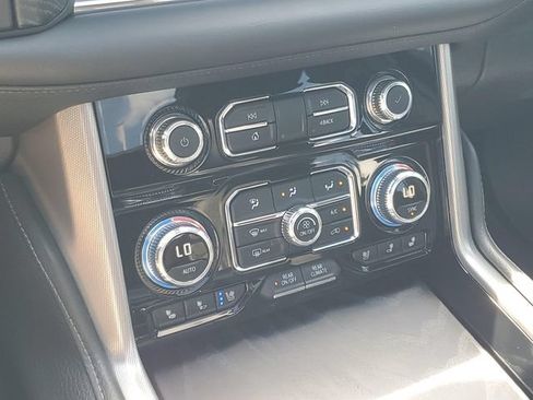 Used 2024 GMC Yukon XL Denali AWD/4WD image 24