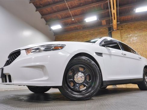 Used 2014 Ford Taurus Police Interceptor AWD image 3