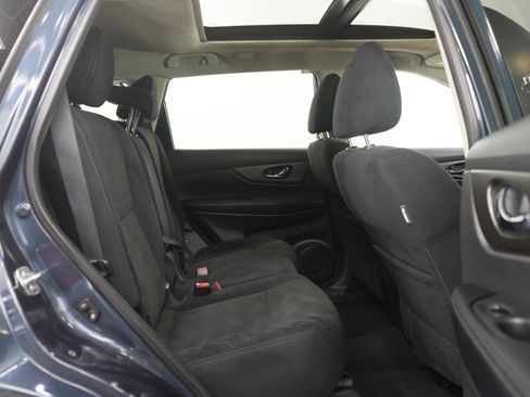 Used 2016 Nissan Rogue SV w/ SV Premium Package AWD/4WD image 12