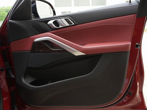 Used 2021 BMW X6 xDrive40i w/ Convenience Package image 24