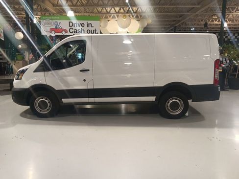 Used 2023 Ford Transit 250 Low Roof RWD image 18