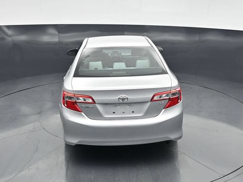 Used 2014 Toyota Camry LE FWD image 34
