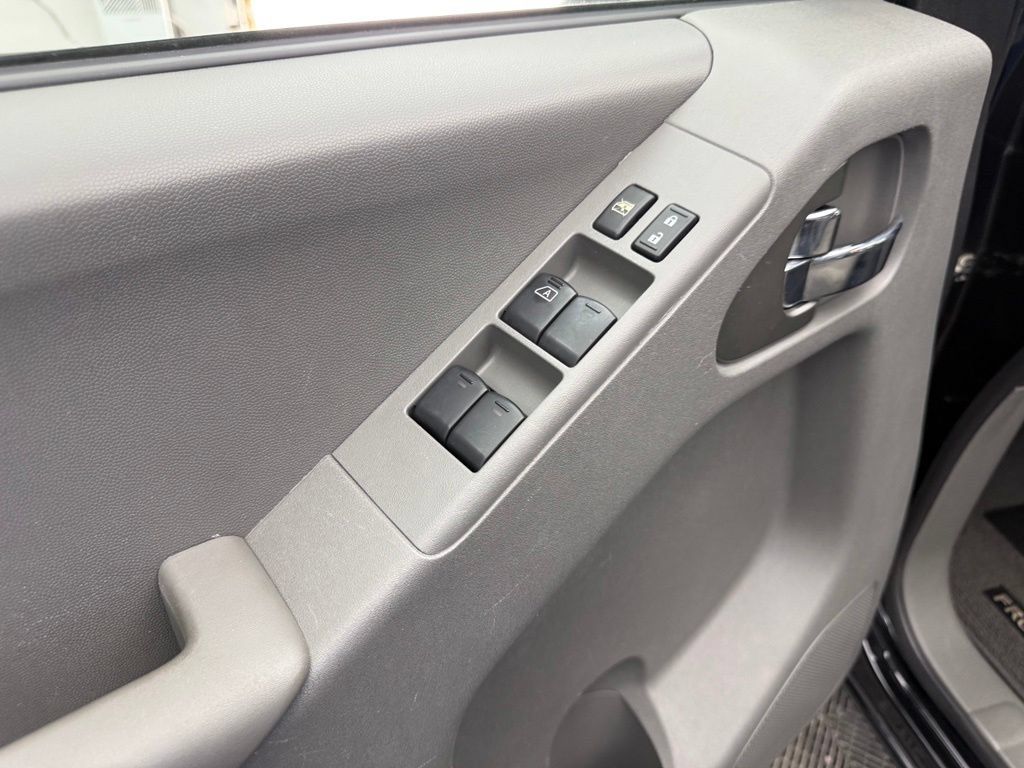Used 2019 Nissan Frontier SV AWD/4WD image 14