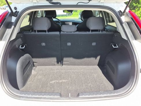 Used 2025 Kia Niro LX FWD image 28
