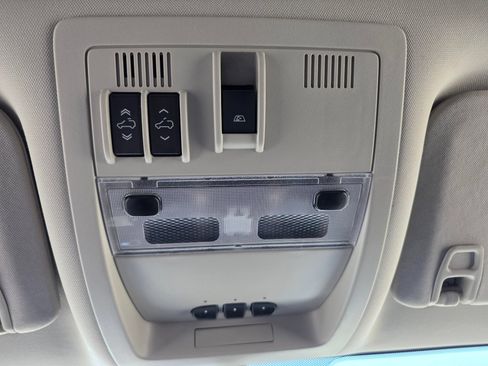 Used 2011 GMC Sierra 2500 Denali AWD/4WD image 21