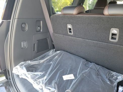 New 2026 Nissan Armada SL w/ Captain's Chari Seat Package image 34