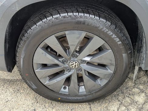 Used 2022 Volkswagen Taos S image 13