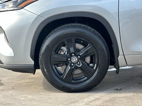 Certified 2025 Toyota Highlander LE AWD/4WD image 29