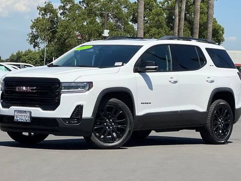 Used 2023 GMC Acadia SLE w/ Driver Convenience Package FWD image 8