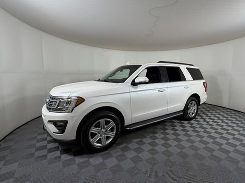 Used 2019 Ford Expedition XLT w/ Equipment Group 202A image 2