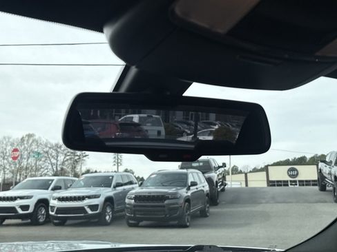 Used 2022 Dodge Charger R/T w/ Blacktop Package image 25