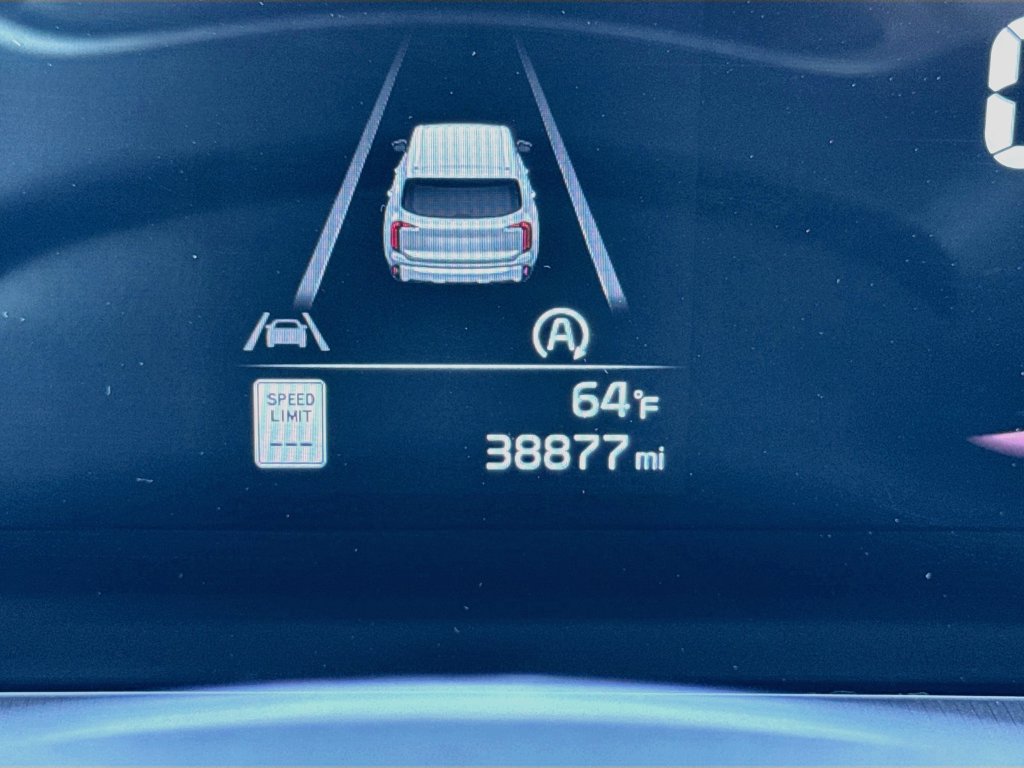 Used 2025 Kia Telluride S FWD image 23