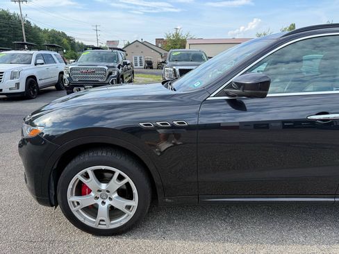 Used 2017 Maserati Levante w/ Sport Package AWD/4WD image 5