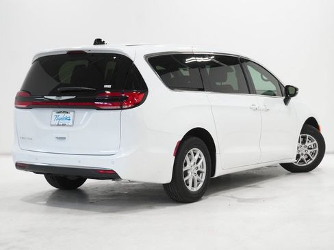 New 2026 Chrysler Pacifica Select FWD image 7
