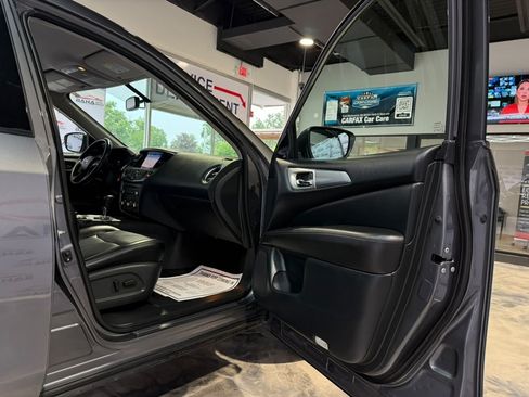 Used 2020 Nissan Pathfinder SL AWD/4WD image 47