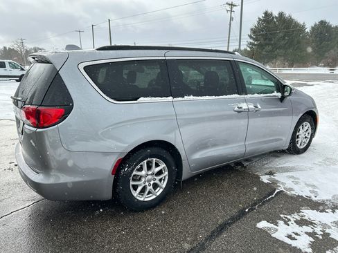 Used 2020 Chrysler Voyager Lxi image 4