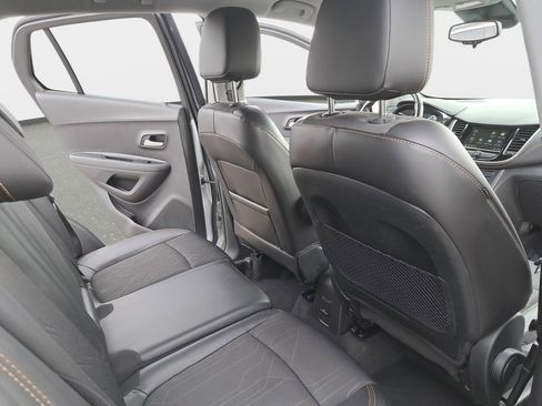 Used 2018 Chevrolet Trax LT w/ Redline Edition image 12