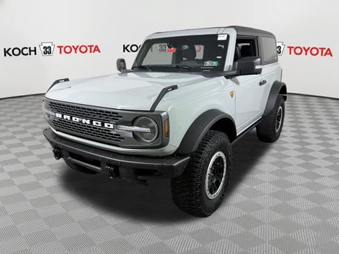 Used 2023 Ford Bronco Badlands w/ Sasquatch Package AWD/4WD image 3