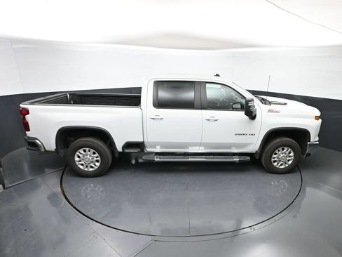 Used 2025 Chevrolet Silverado 2500 LT AWD/4WD image 36