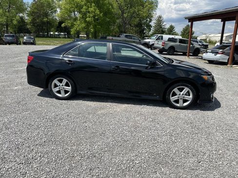 Used 2014 Toyota Camry SE image 4