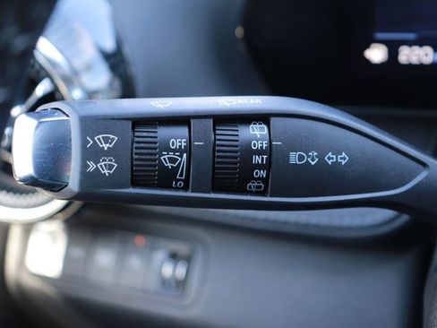 Used 2025 Chevrolet Equinox LT image 22