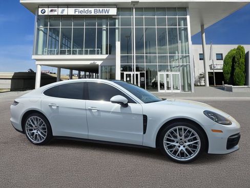 Used 2022 Porsche Panamera RWD image 1