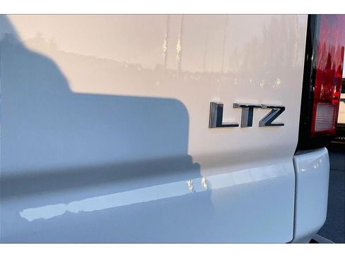 Used 2025 Chevrolet Silverado 3500 LTZ image 9