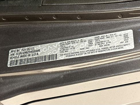 Used 2025 Jeep Wrangler Willys image 12