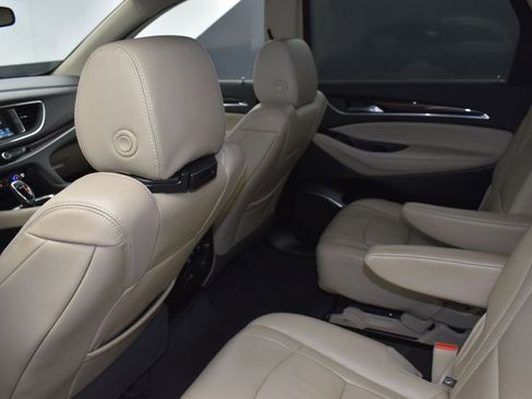 Used 2018 Buick Enclave Essence image 15