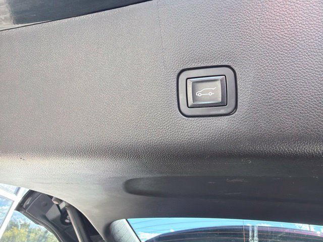 Used 2019 Chevrolet Traverse LT w/ LPO, Cargo Package AWD/4WD image 11