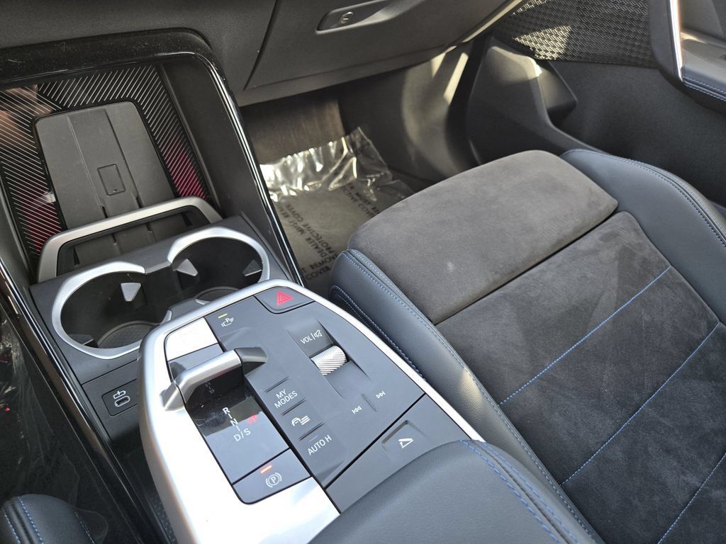 Certified 2025 BMW X1 M35i w/ Shadowloine Package AWD/4WD image 23