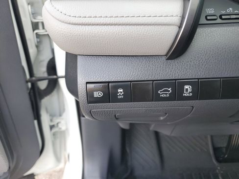 Used 2023 Toyota Camry LE image 32