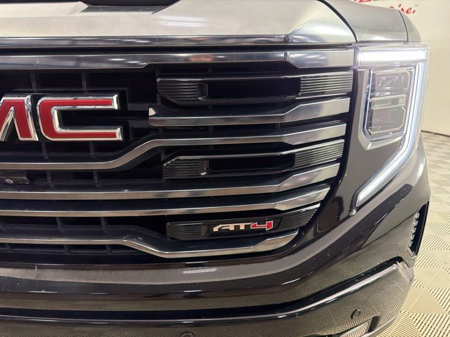 Used 2023 GMC Sierra 1500 AT4 w/ Technology Package AWD/4WD image 5