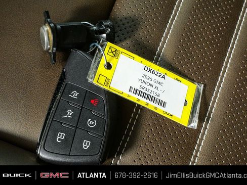 Used 2025 GMC Yukon XL Denali Ultimate w/ LPO, Floor Liner Package AWD/4WD image 43