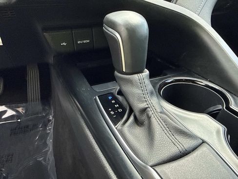 Used 2020 Toyota Camry SE FWD image 33