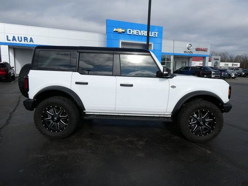 Used 2024 Ford Bronco Wildtrak image 4