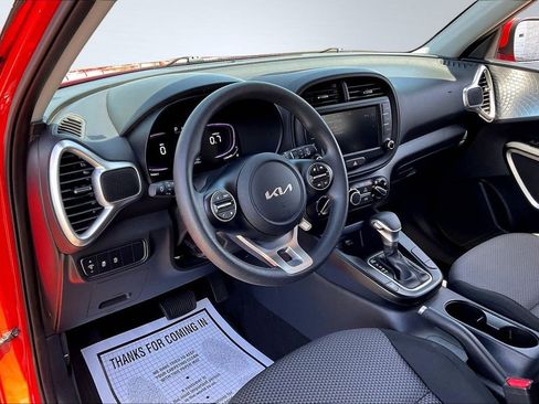Used 2025 Kia Soul LX w/ LX Technology Package image 17