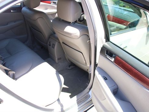 Used 2003 Lexus ES 330 FWD image 6