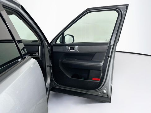 Used 2025 Hyundai Santa Fe SEL FWD image 32